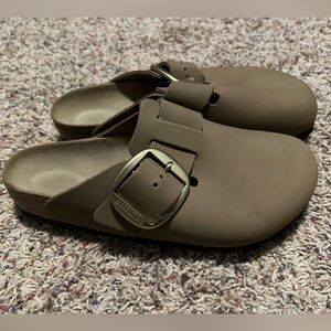 Birkenstock Boston Big Buckle in Mud Green size 39 R